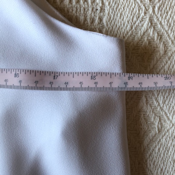 White flowy dress - Picture 5 of 10